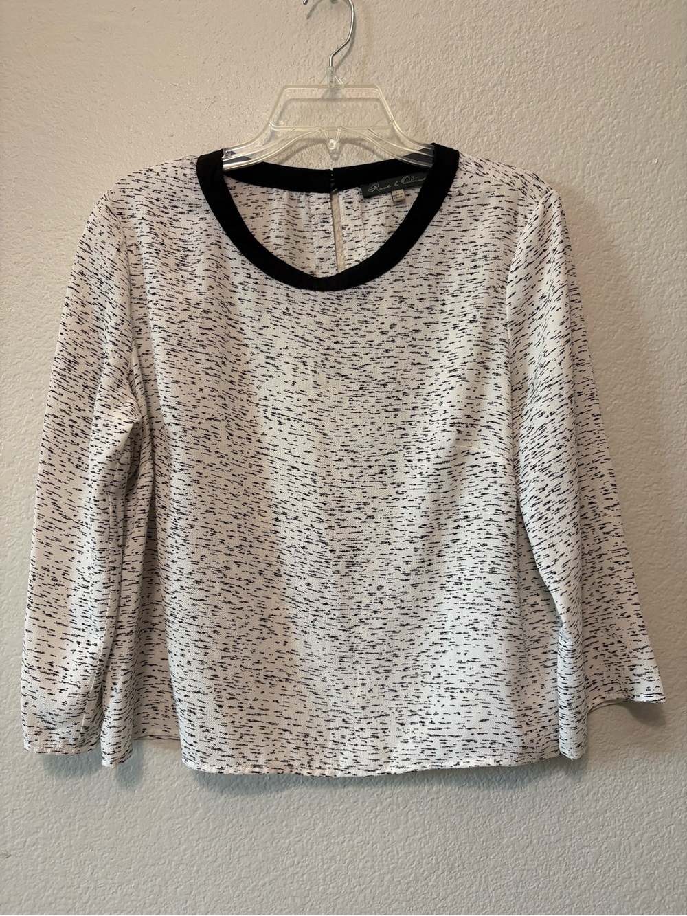 Rose & Olive Black and White Speckled Long-Sleeve Top